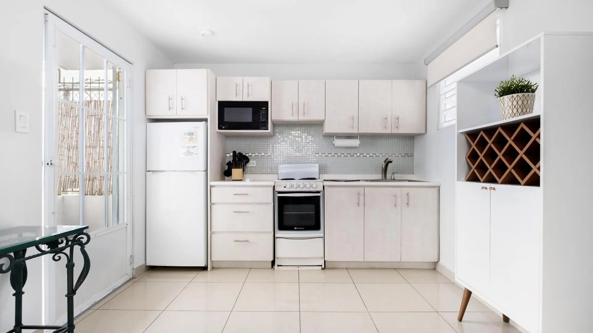 Apartment Prime Location At Condado Beach 2Br 1Ba - Apt 9 San Juan Puerto Rico